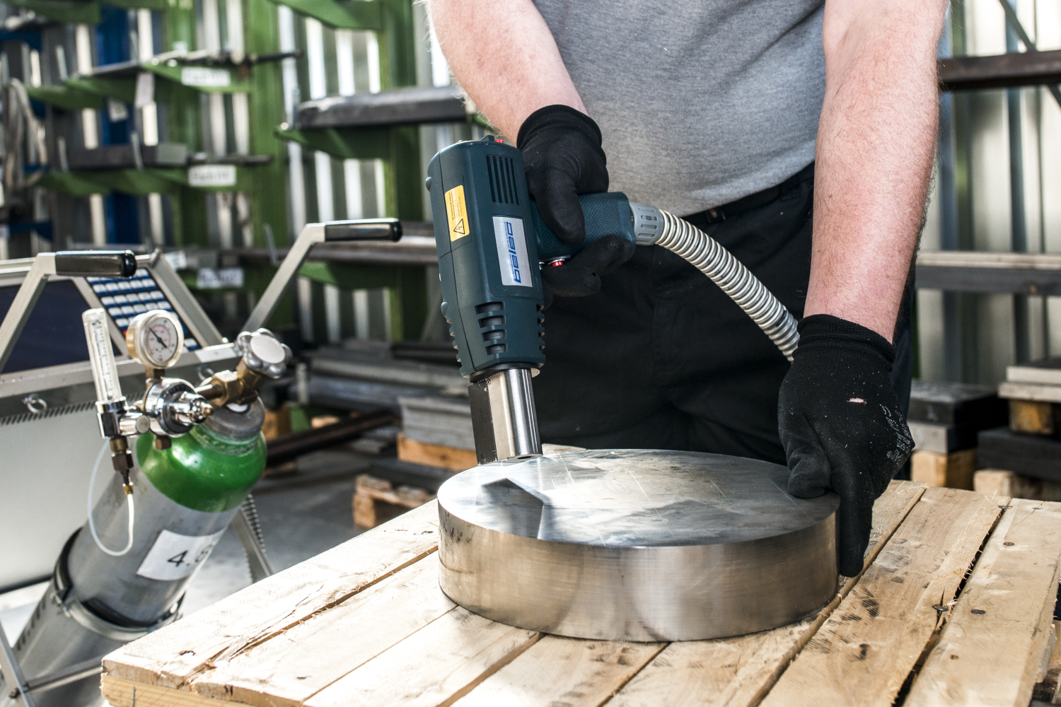 Materialprüfung mit tragbarem Spektrometer